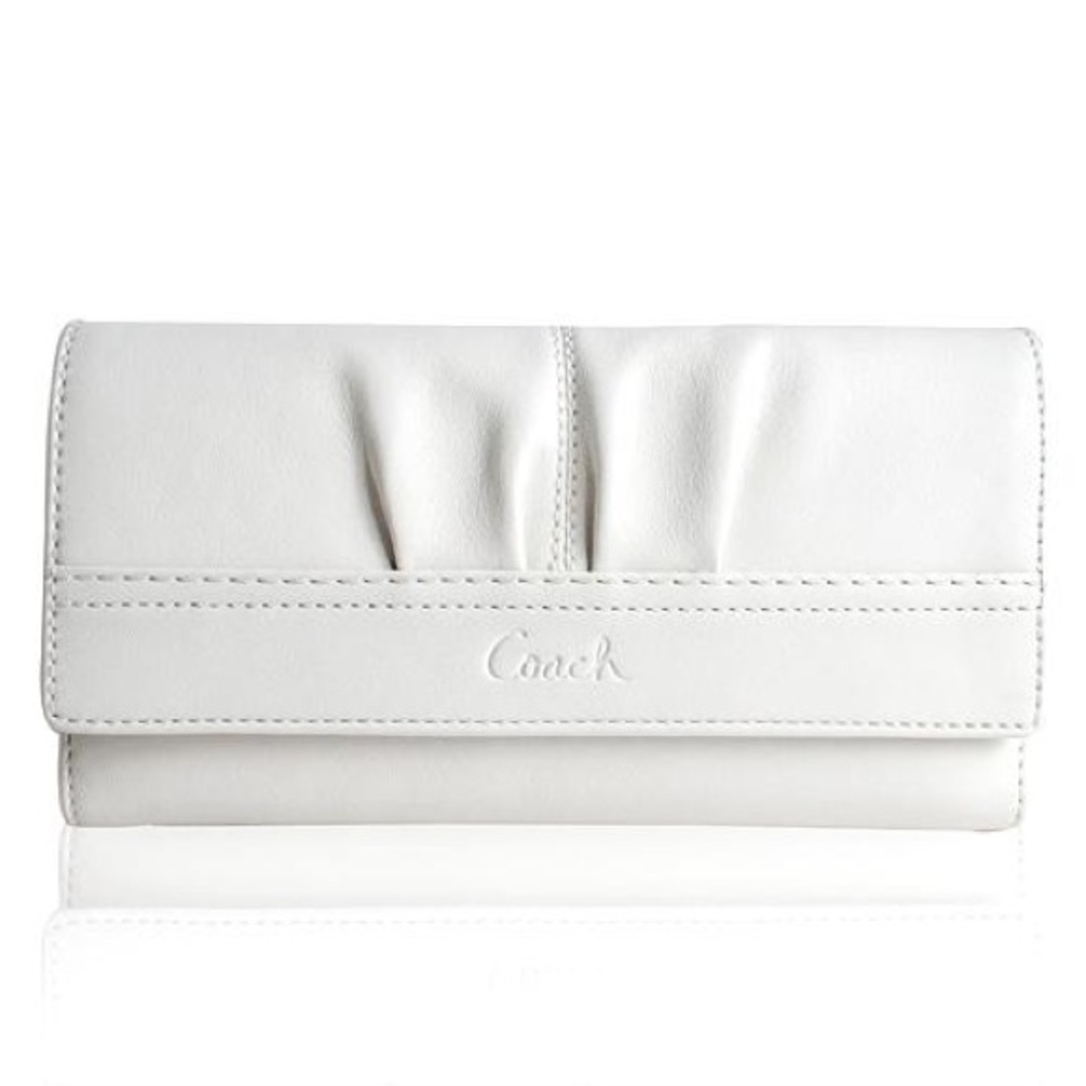Coach NWT Soho pleated leather checkbook wallet. White.